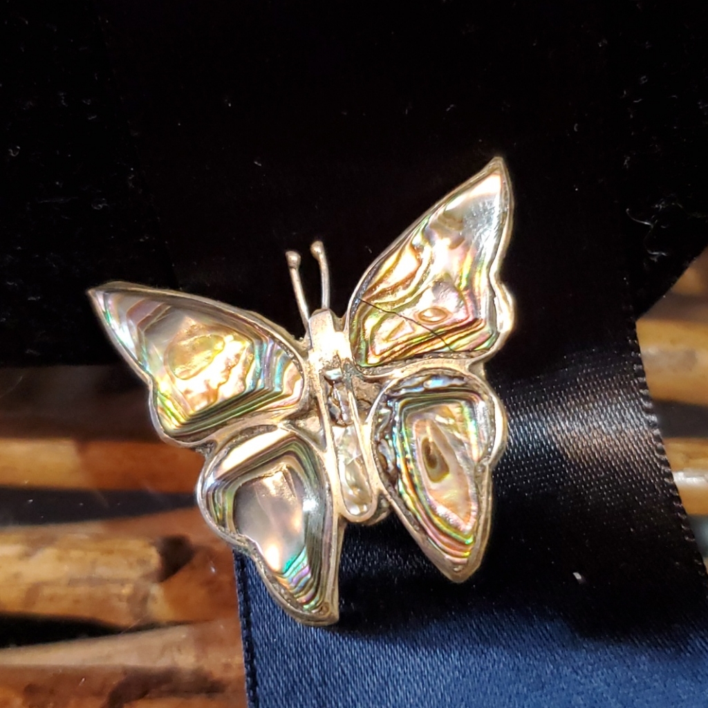 Butterfly Pin Alpaca Hecho Mexico Abalone Vtg